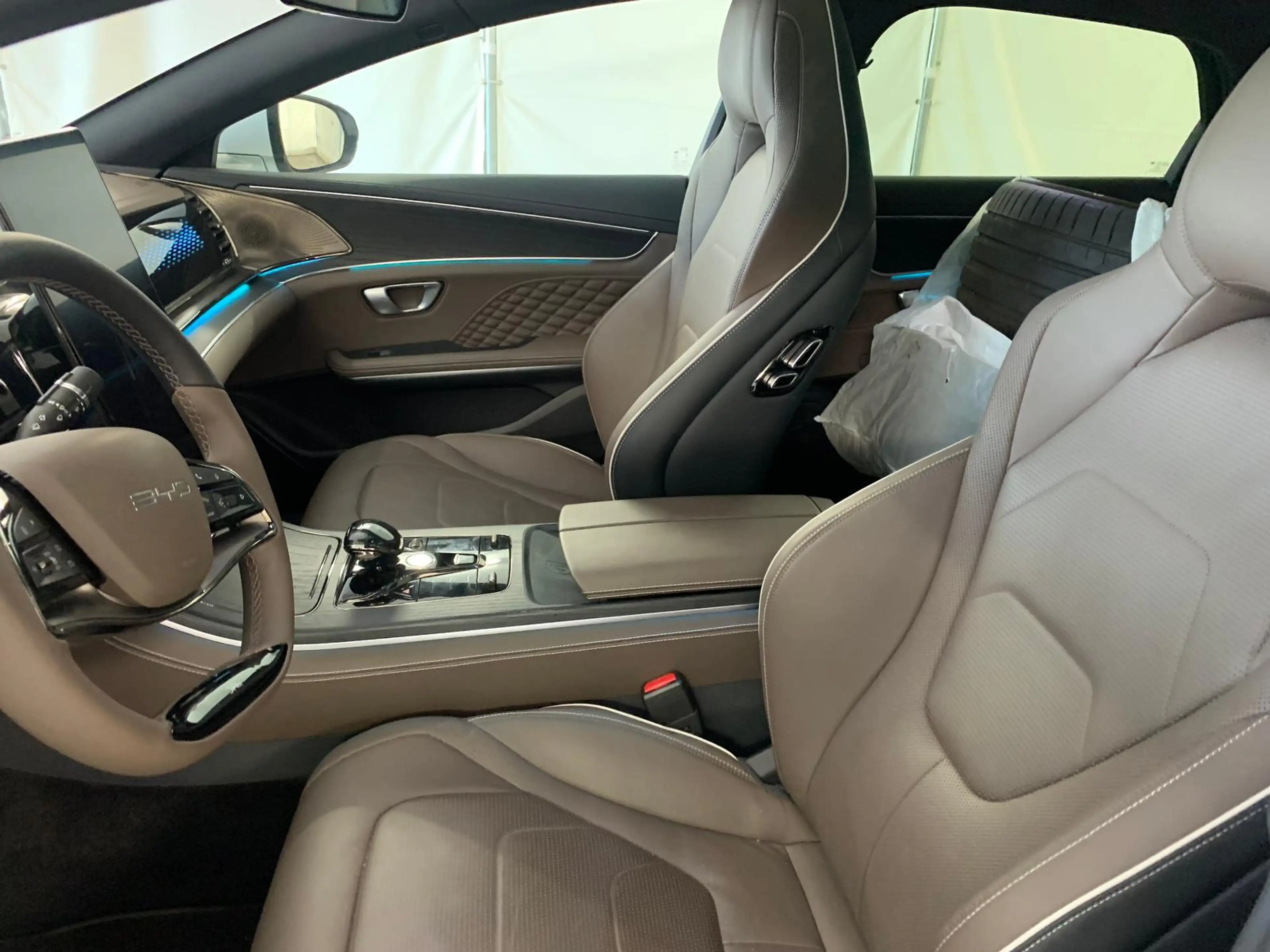 BYD Han AWD Executive 85,4 kWh/HUD/PANO/4xSiLüftung — photo 9