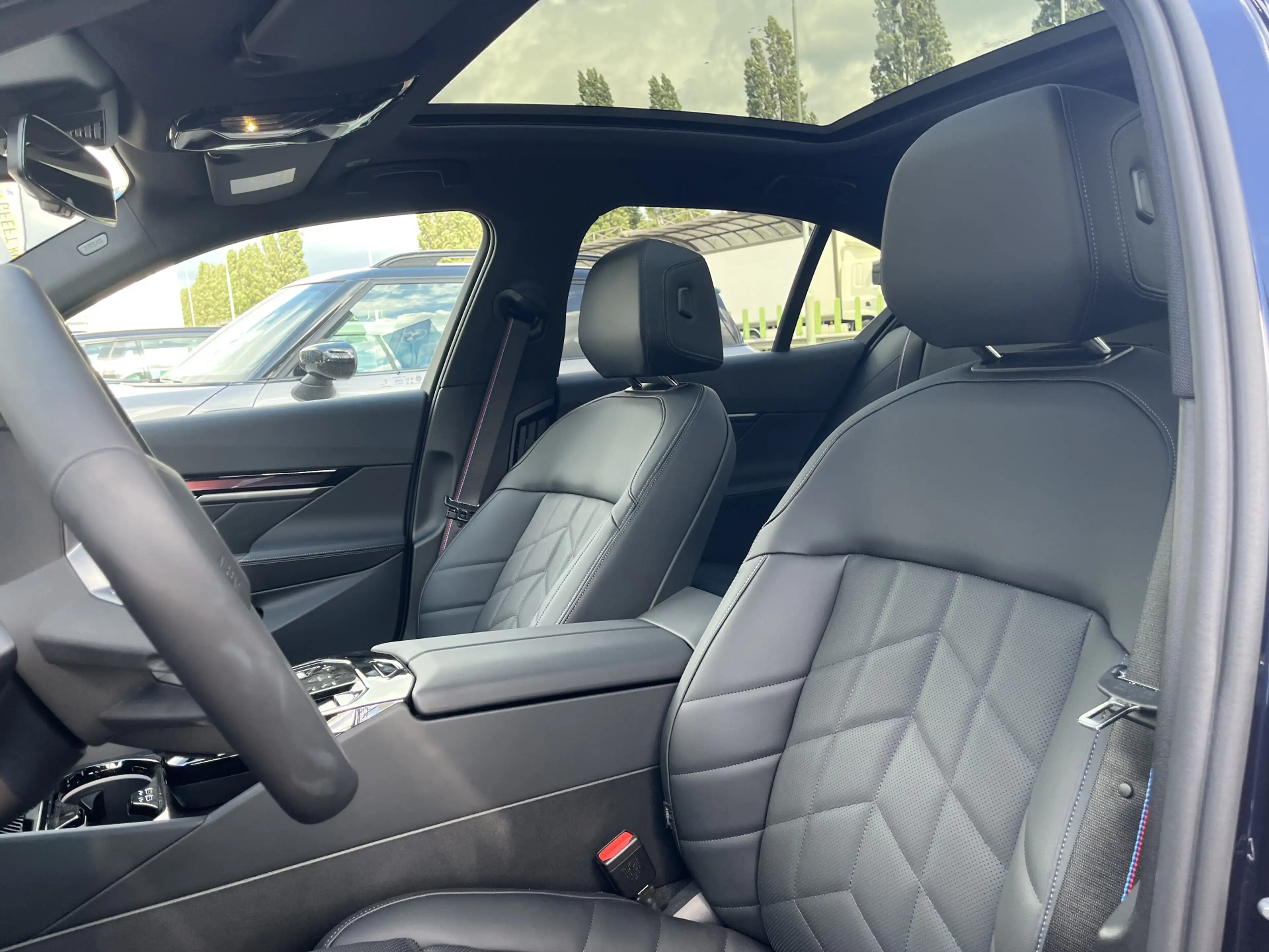 BMW 530 5-serie 530e M-Sport Pro | Trekhaak | Panorama | 2 — photo 7