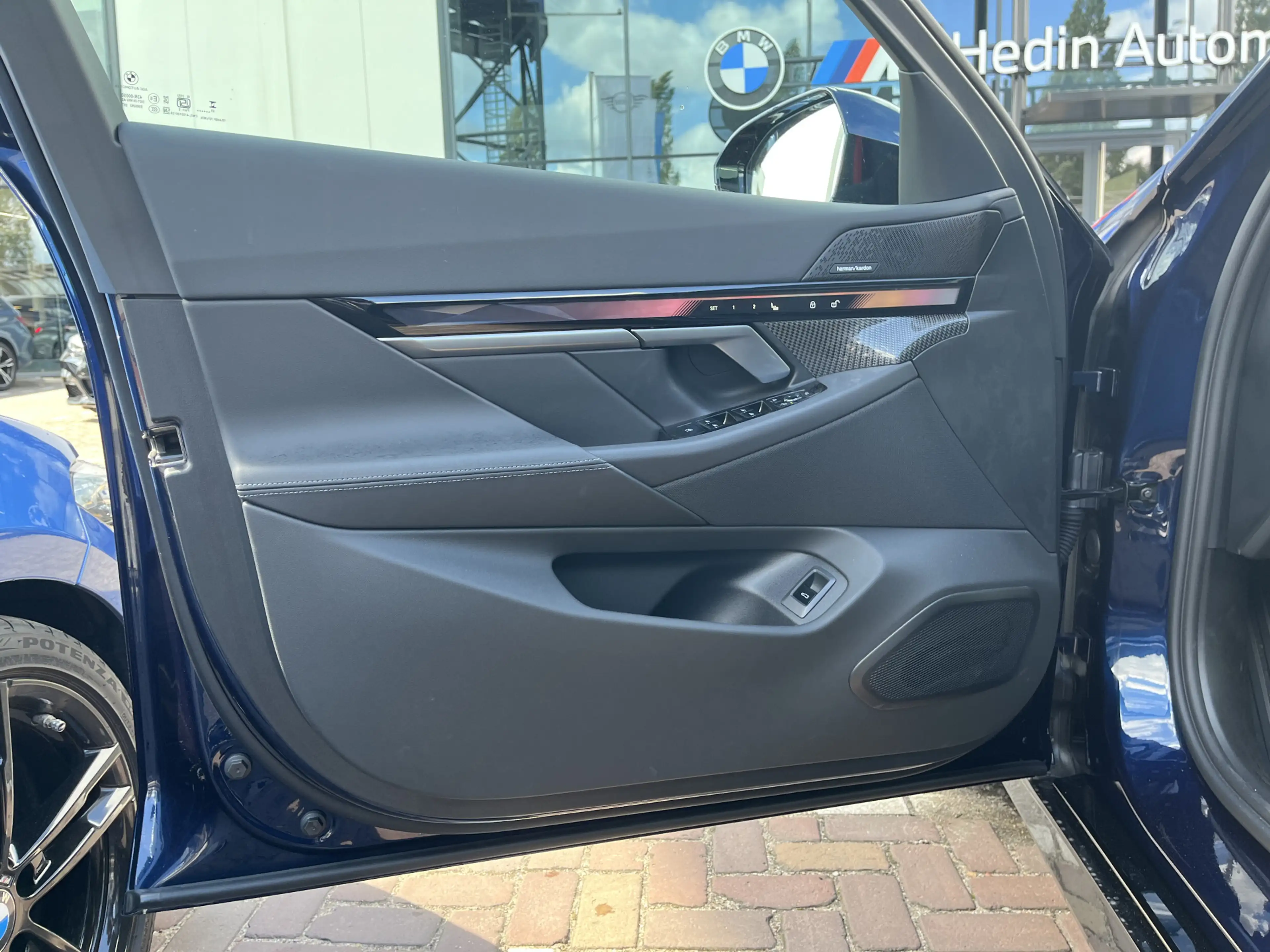 BMW 530 5-serie 530e M-Sport Pro | Trekhaak | Panorama | 2 — photo 3