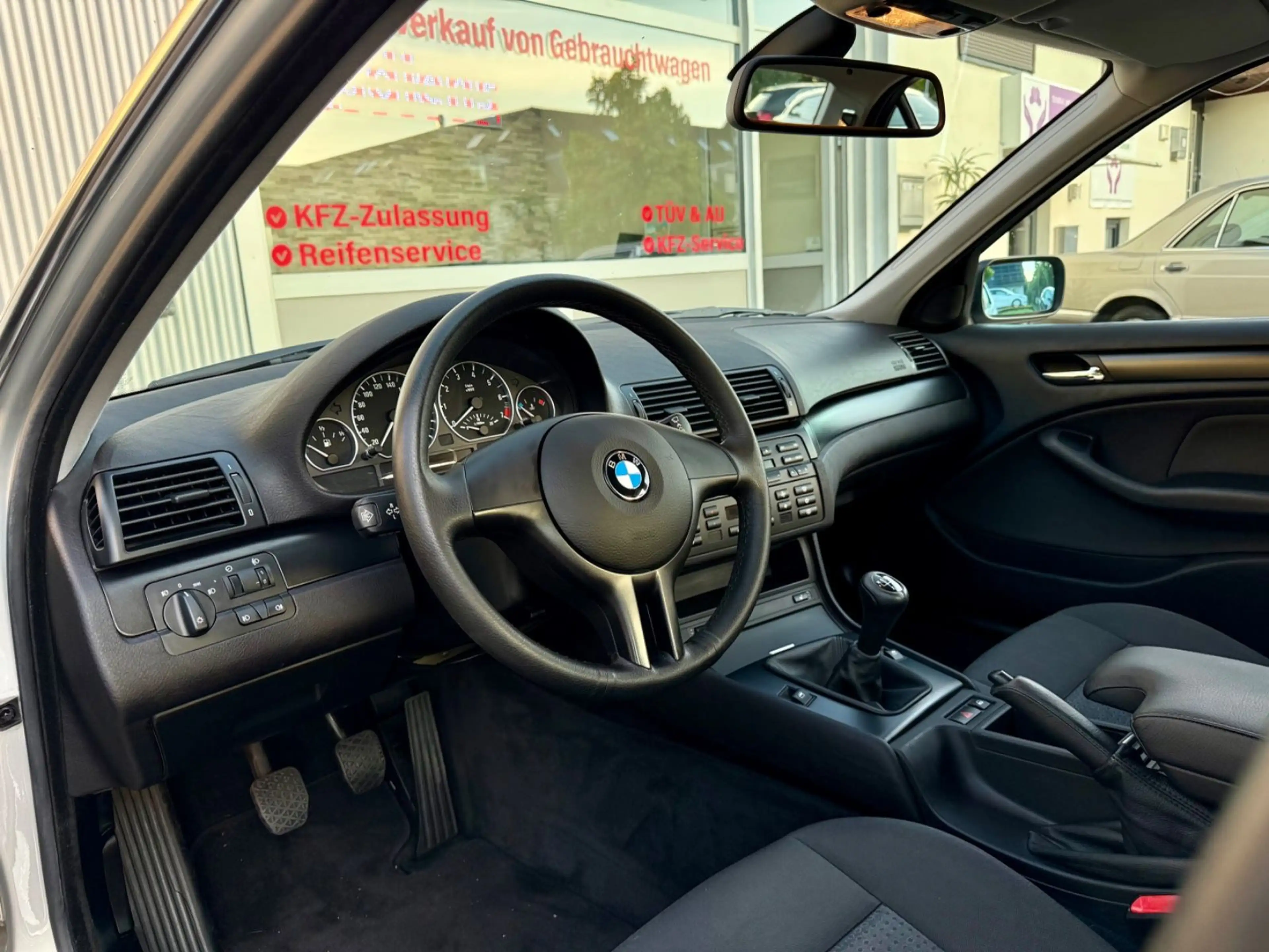 BMW 316 i Edition Exclusive * TÜV 05/27* — photo 10