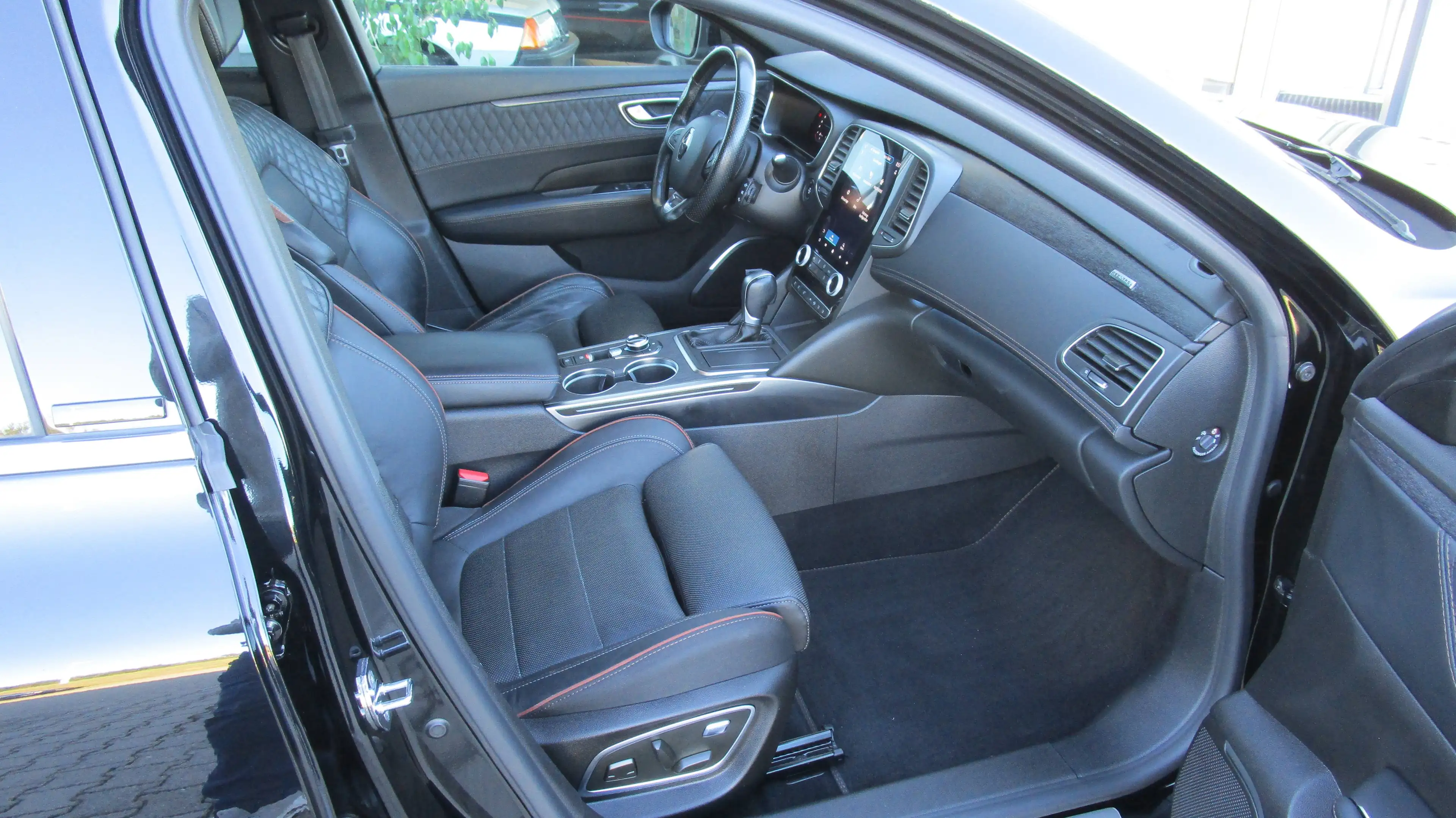 Renault Talisman Initiale Paris TCe225 — photo 8