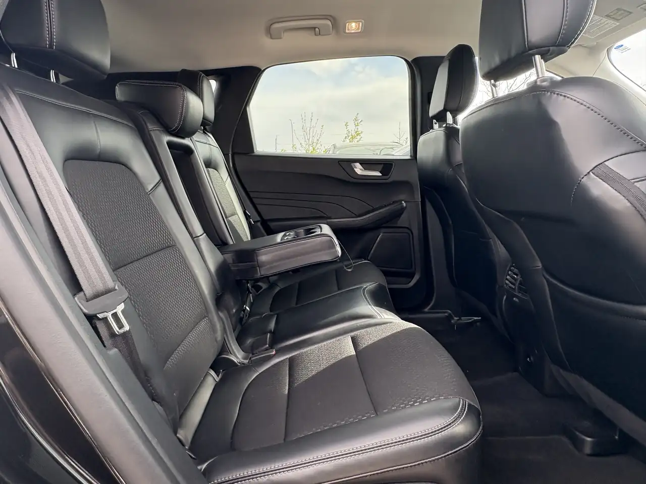 Ford Escape снимка Ford Escape