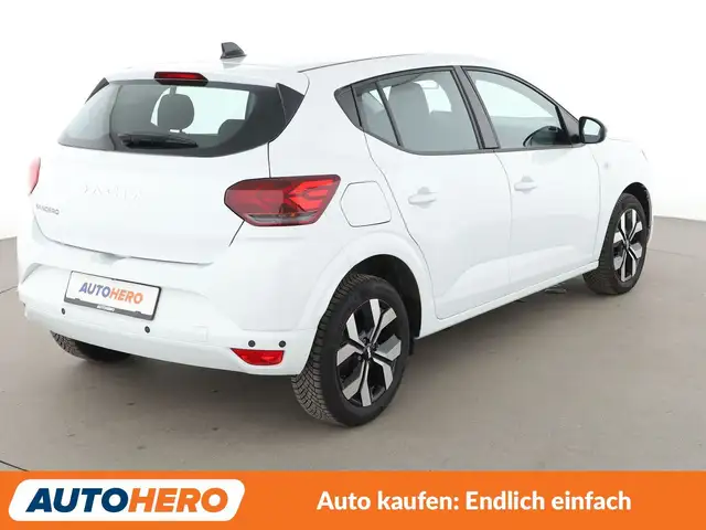 Dacia Sandero view 6