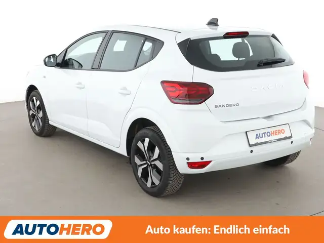 Dacia Sandero view 4