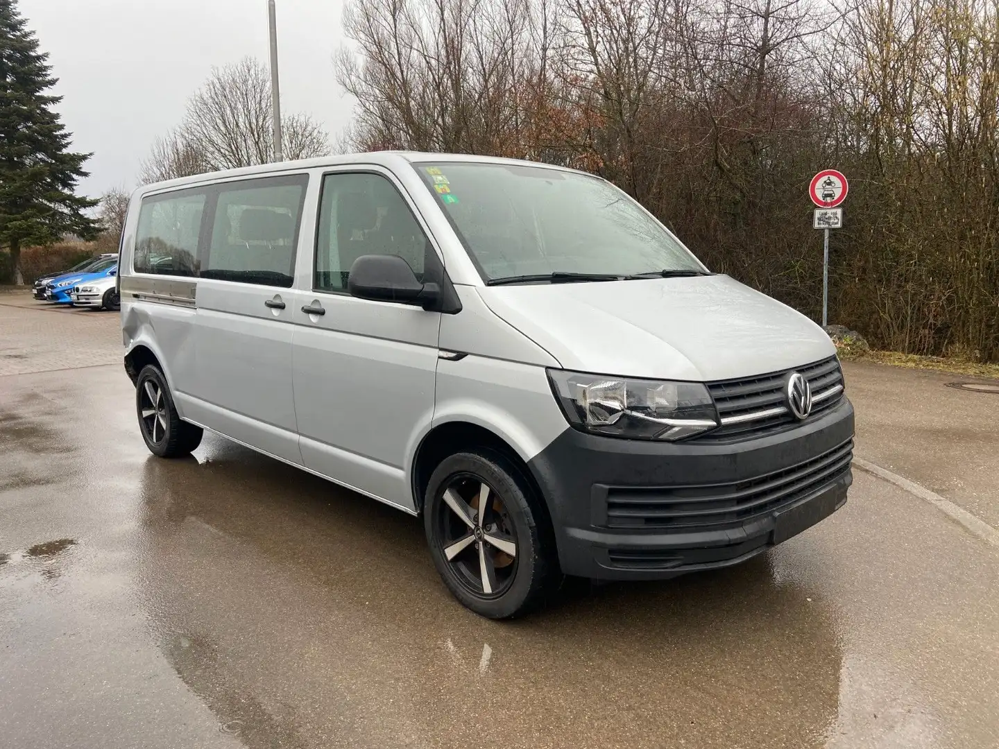 Volkswagen T6 Caravelle 9 Sitzer Silber - 1