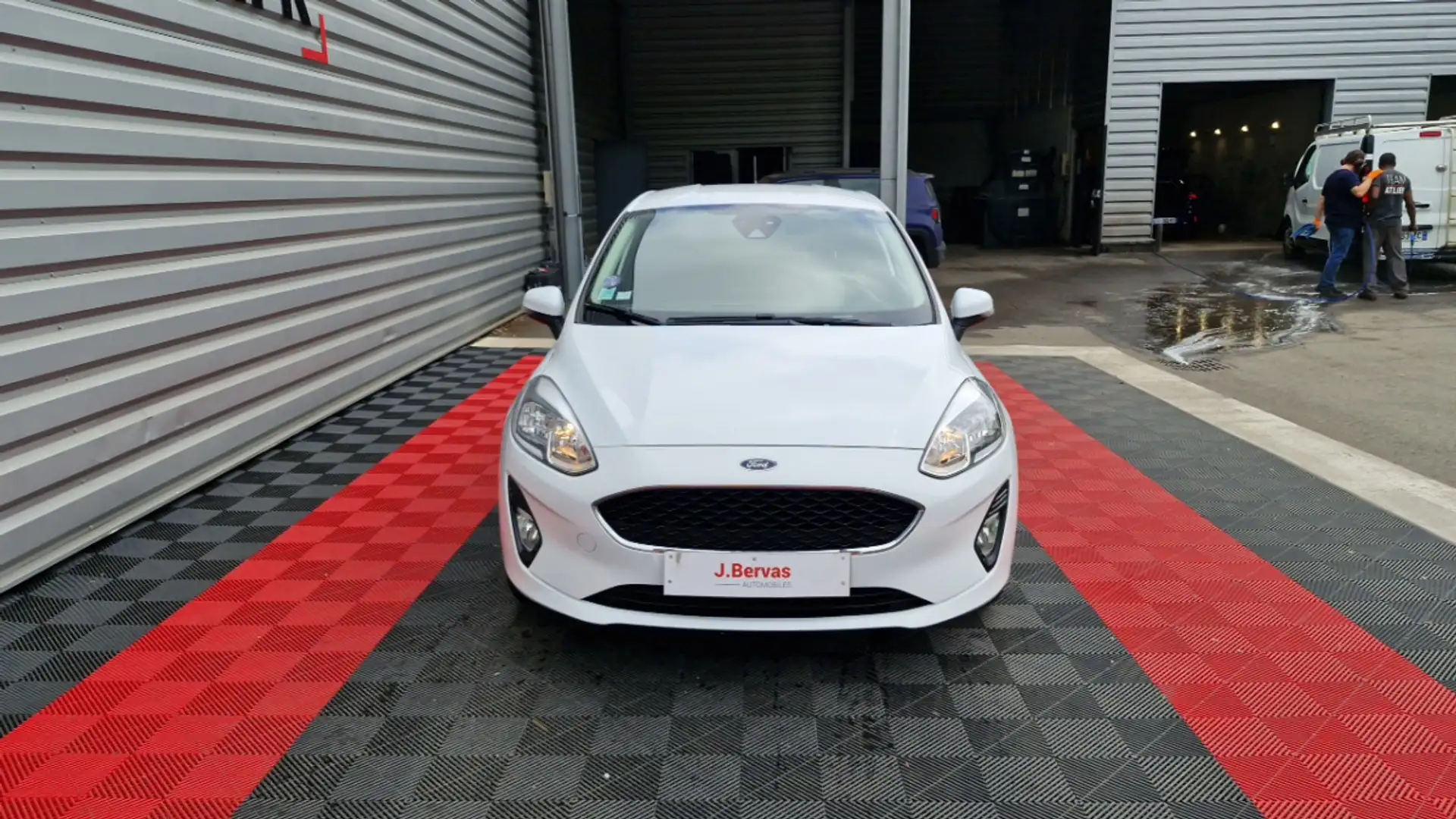Ford Fiesta AFFAIRES 1.1 75 CH SS BVM5 TREND Blanc - 2
