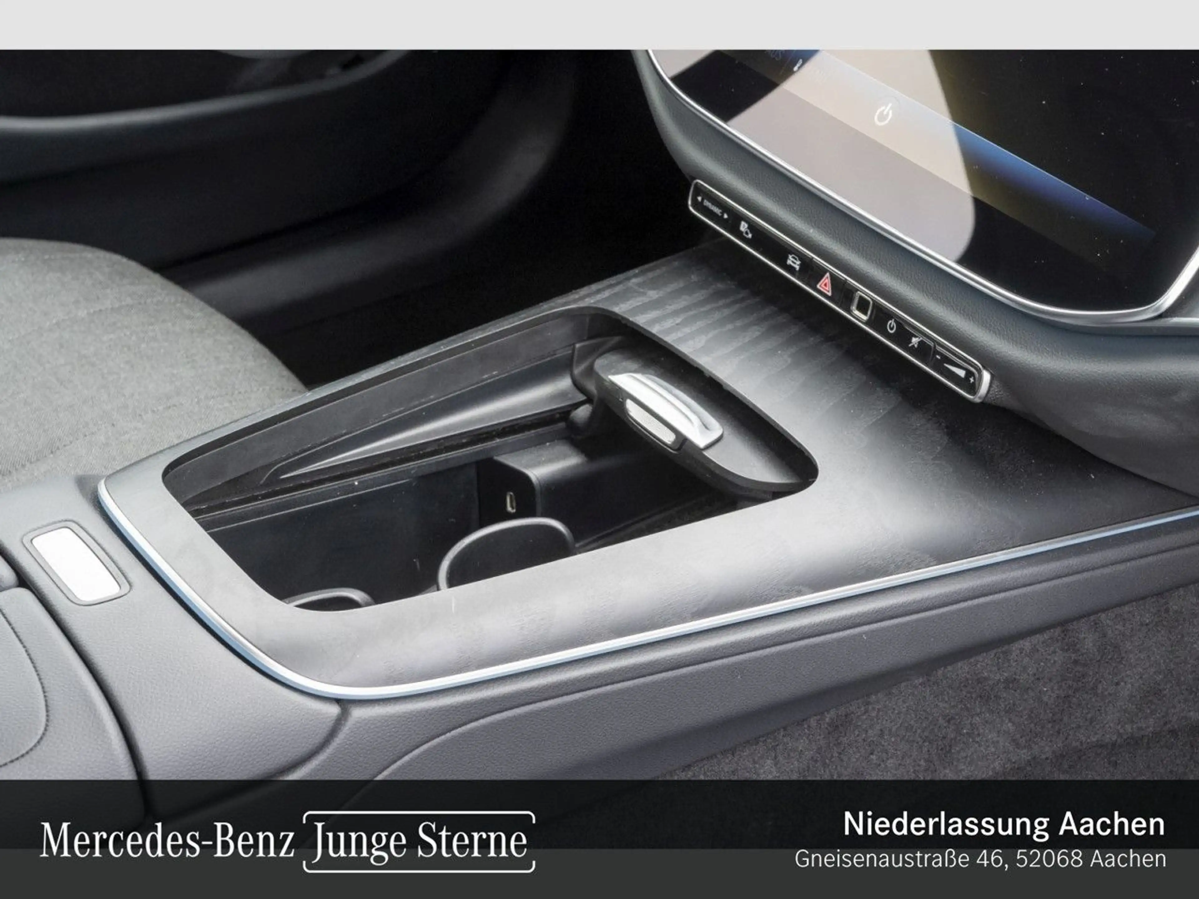 Mercedes-Benz E 220 d T Avantgarde LED AHK Kamera Spurhalt-Ass — photo 15