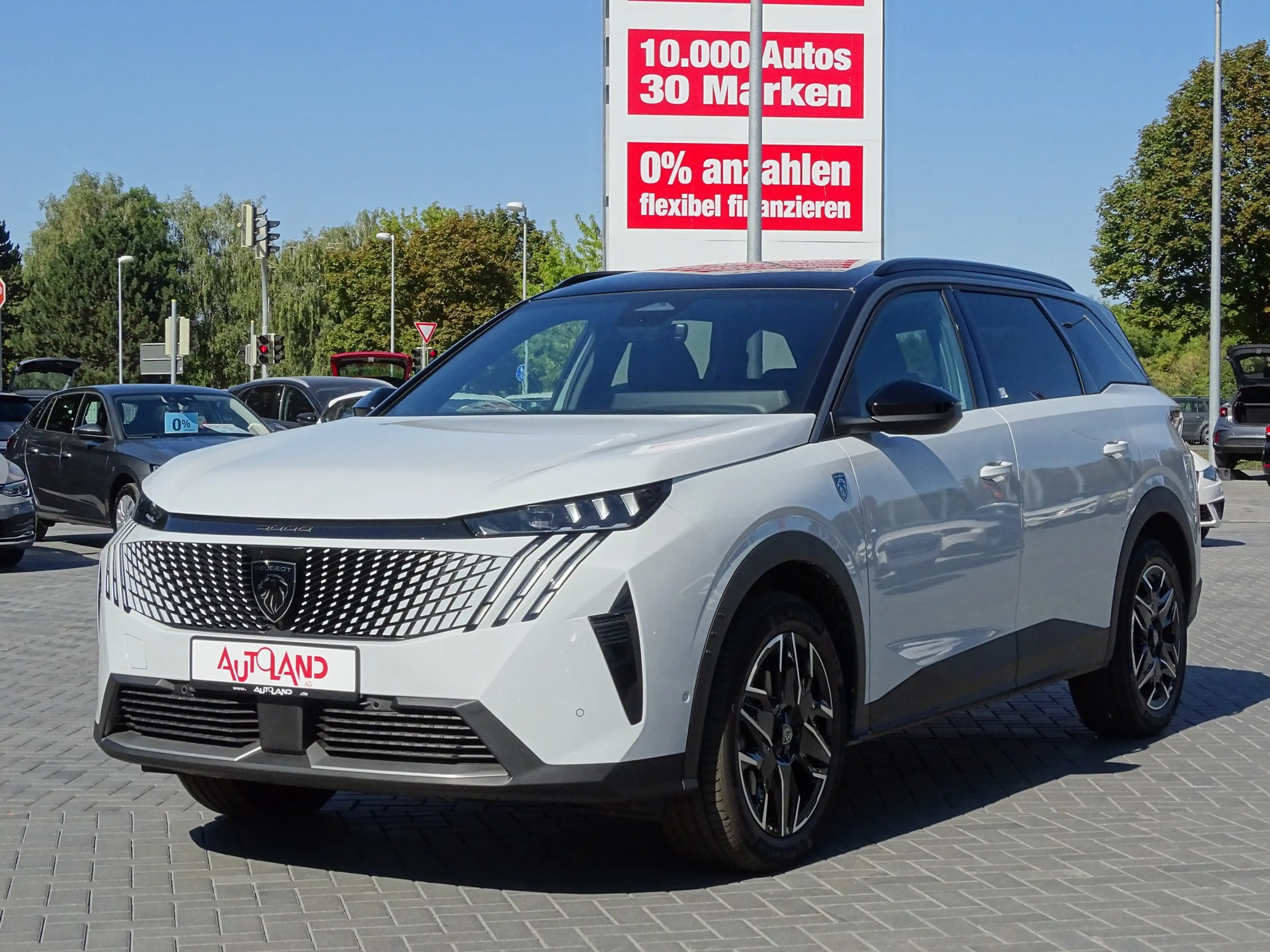 Peugeot 5008 GT 1.2 Hybrid Aut. Matrix ACC Navi 360° — photo 2