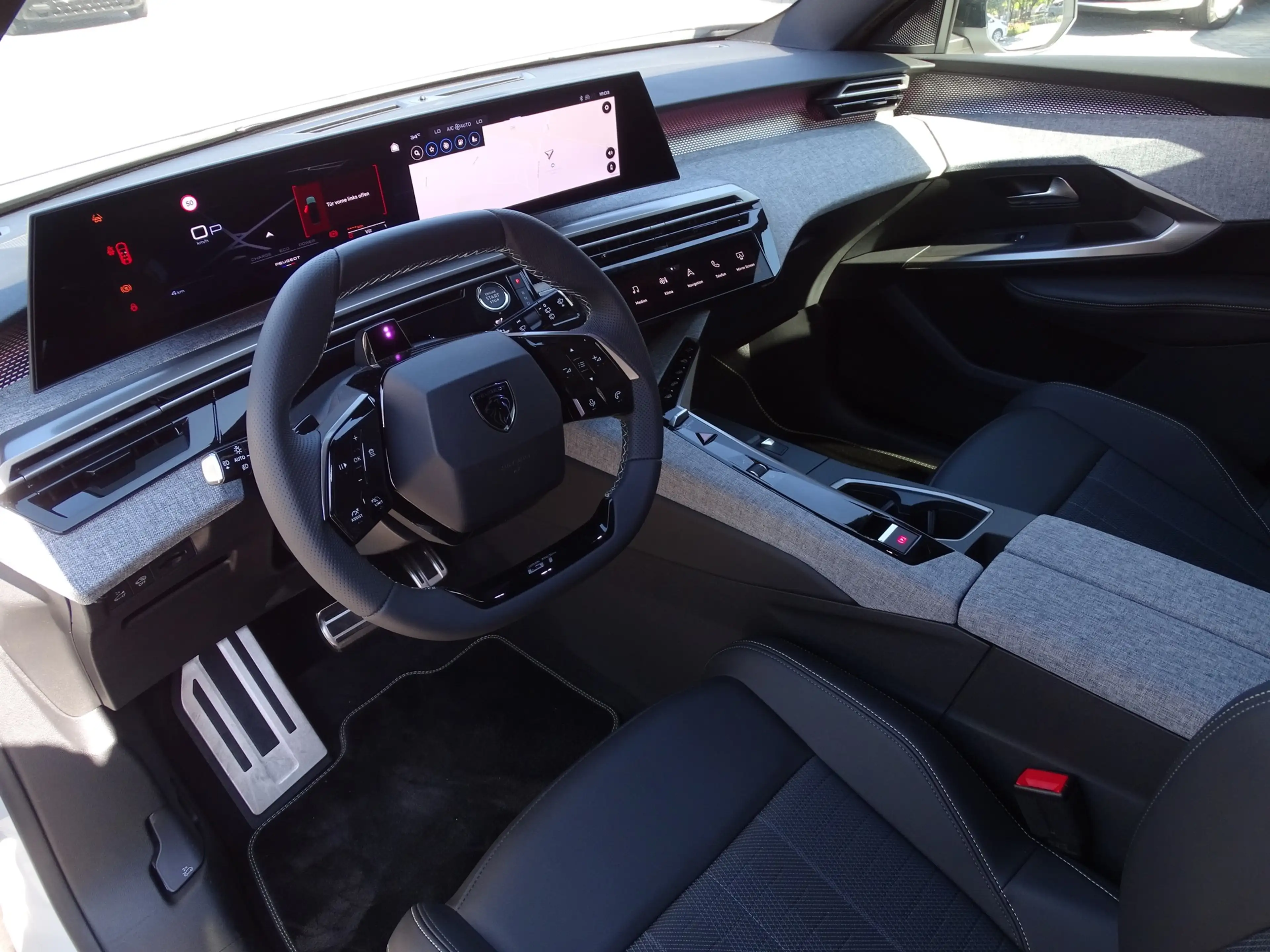 Peugeot 5008 GT 1.2 Hybrid Aut. Matrix ACC Navi 360° — photo 8