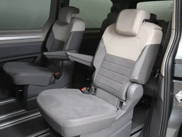 Volkswagen T7 Multivan VW T7 Multivan Edition ÜH eHybrid 180 kW 4M Ansicht 12