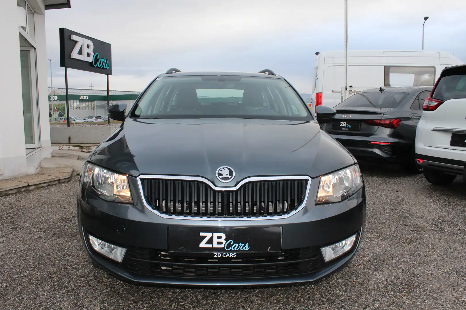 Skoda Octavia Ambition 4x4 // 1.Besitz // Ahk // Sitzheizung Grau - 2