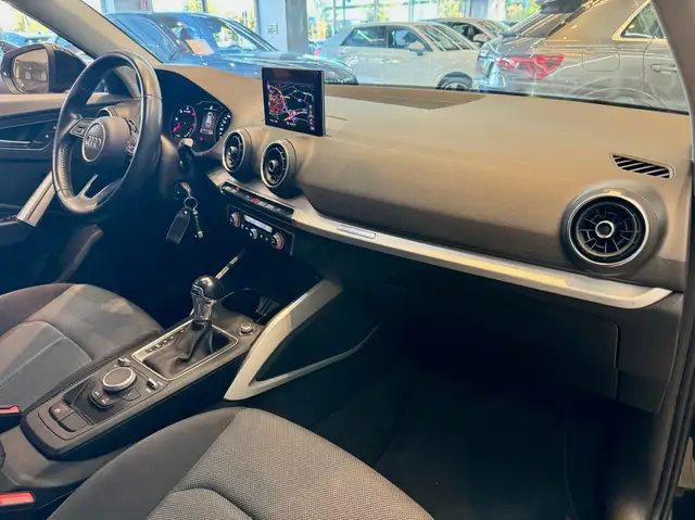 Audi Q2 view 12