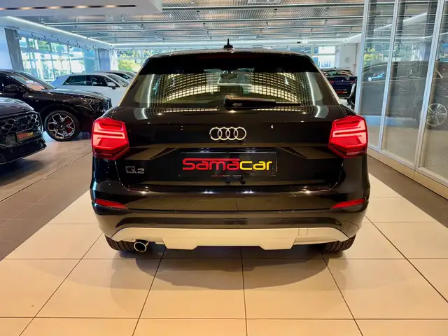 Audi Q2 view 6