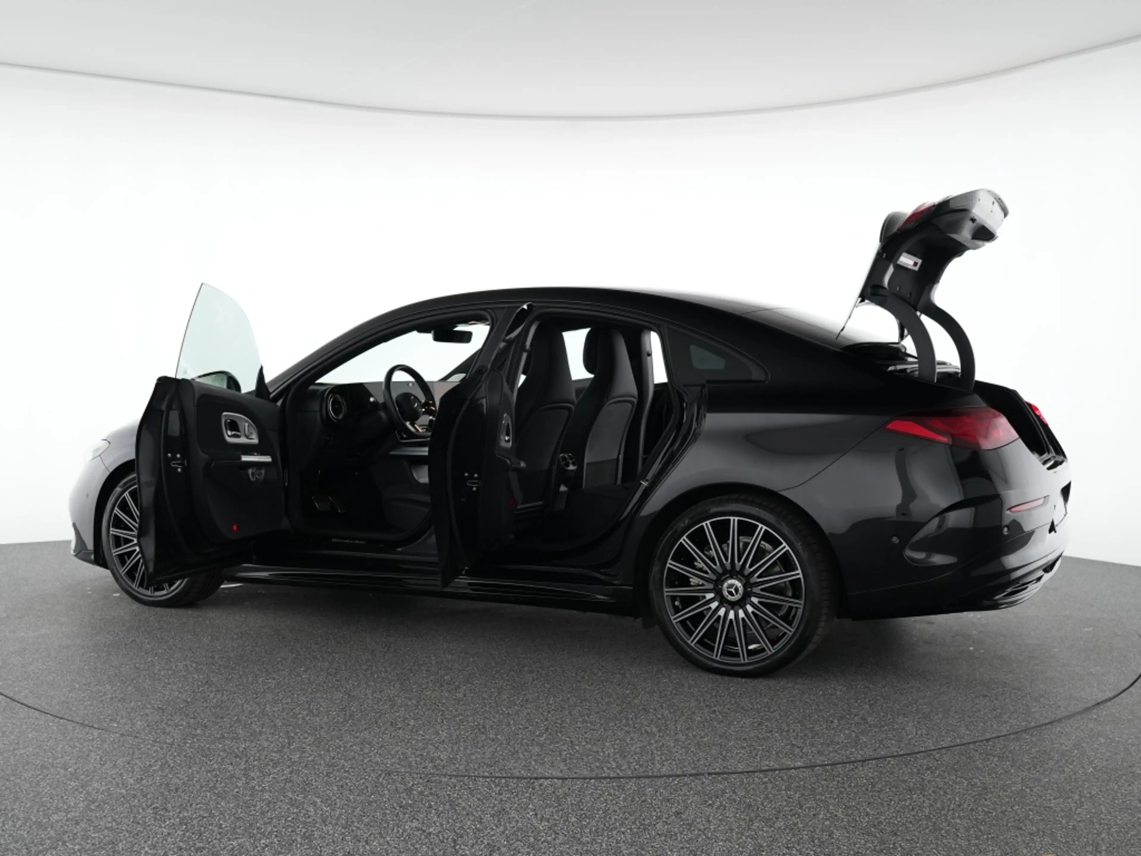 Mercedes-Benz CLA 250 + AMG+ Night HUD Multibeam LED 360° Pano — photo 14