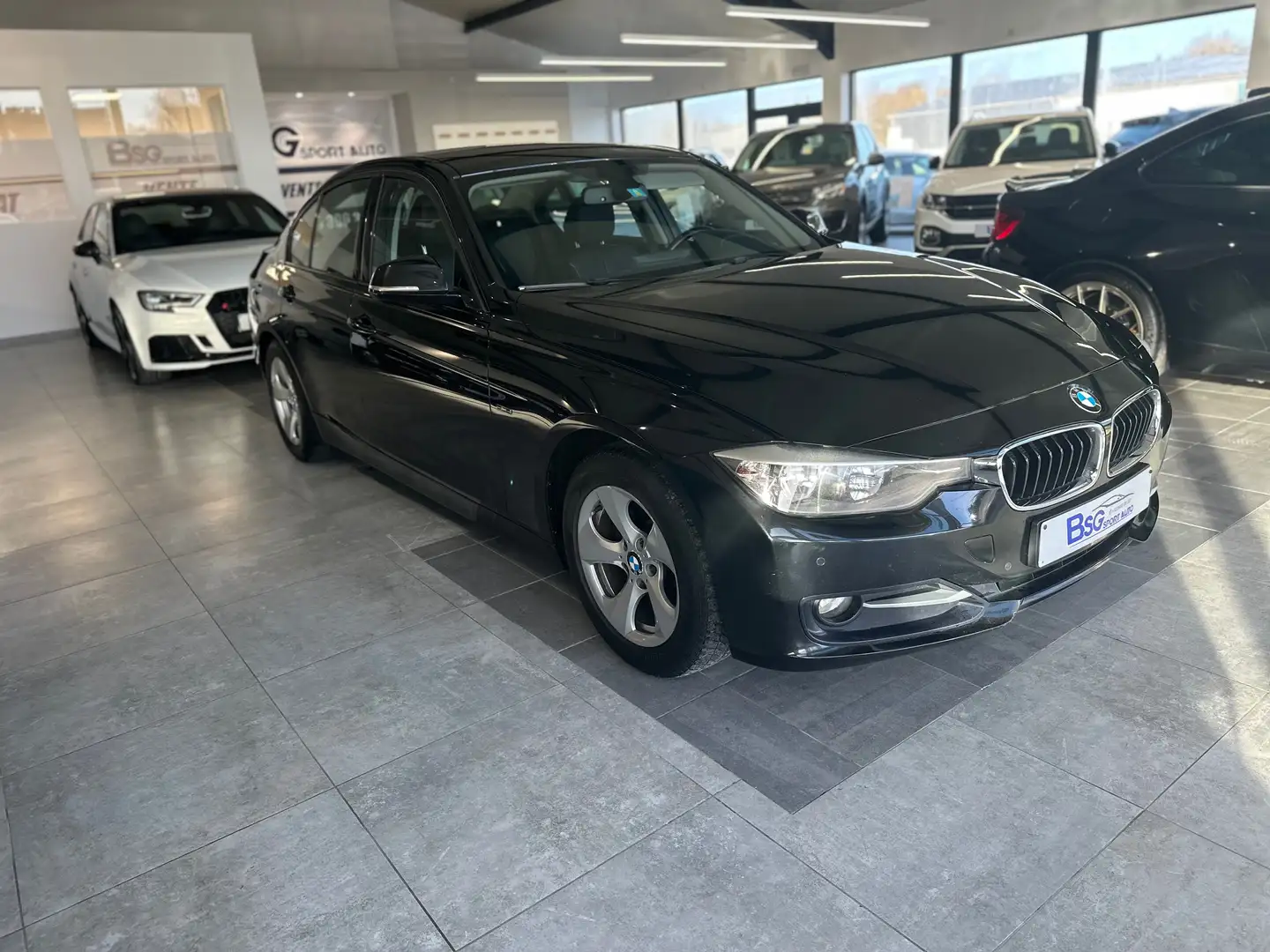 BMW 320 320 dA EfficientDynamics Edition //// sport/// Zwart - 2