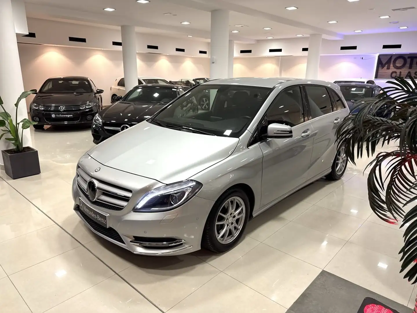 Mercedes-Benz B 200 BlueEFFICIENCY Gris - 1