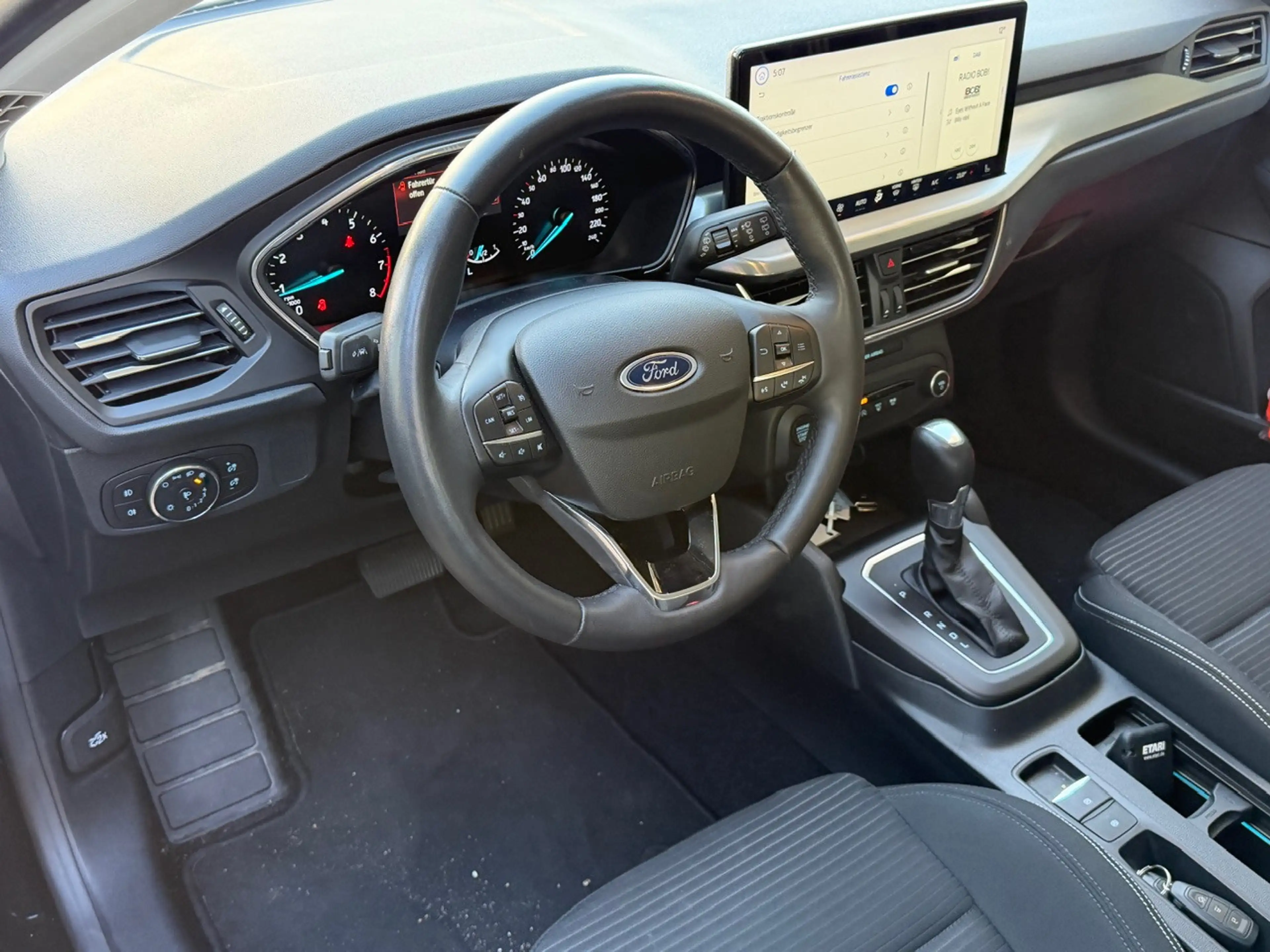 Ford Focus 1.0 EcoBoost Hybrid Aut. TITANIUM DESIGN — photo 5