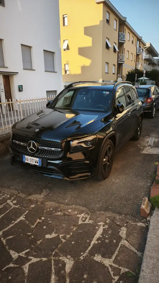 Mercedes-Benz GLB 200