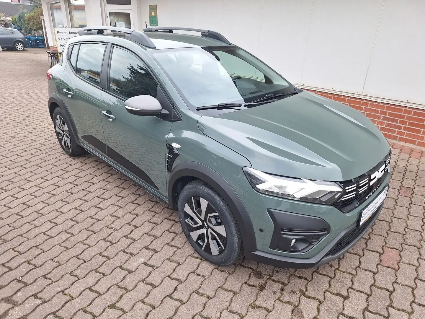 Dacia Sandero III Comfort LPG Grün - 1