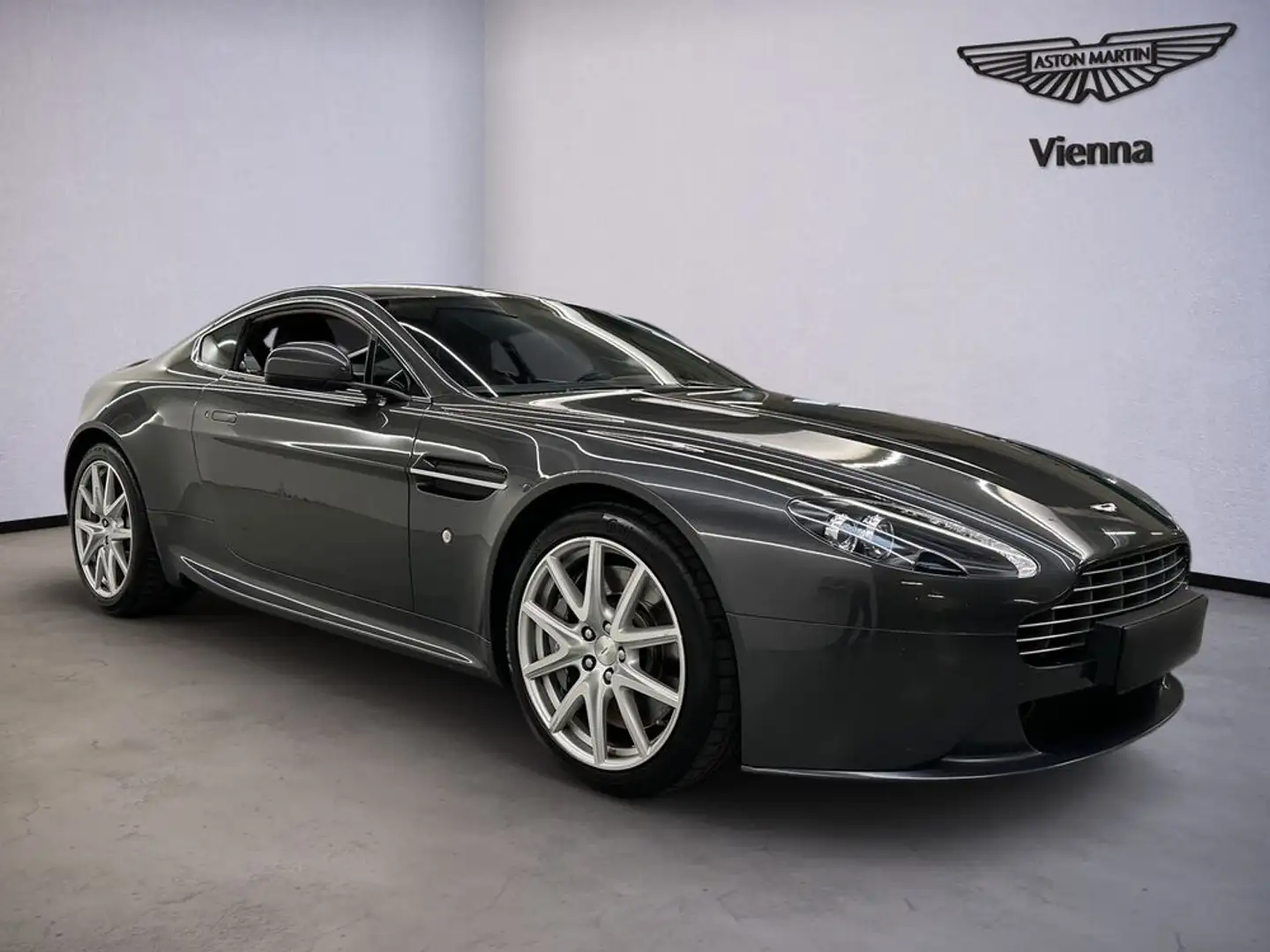 Aston Martin Vantage S Coupé 4.7L Sportshift / 1 Jahr AM Garantie Silber - 2