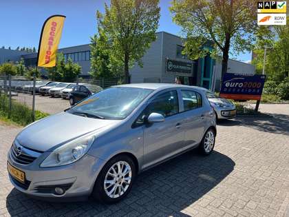 Opel Corsa 1.4-16V Enjoy - 5 DRS - TREKHAAK - NIEUWE APK !