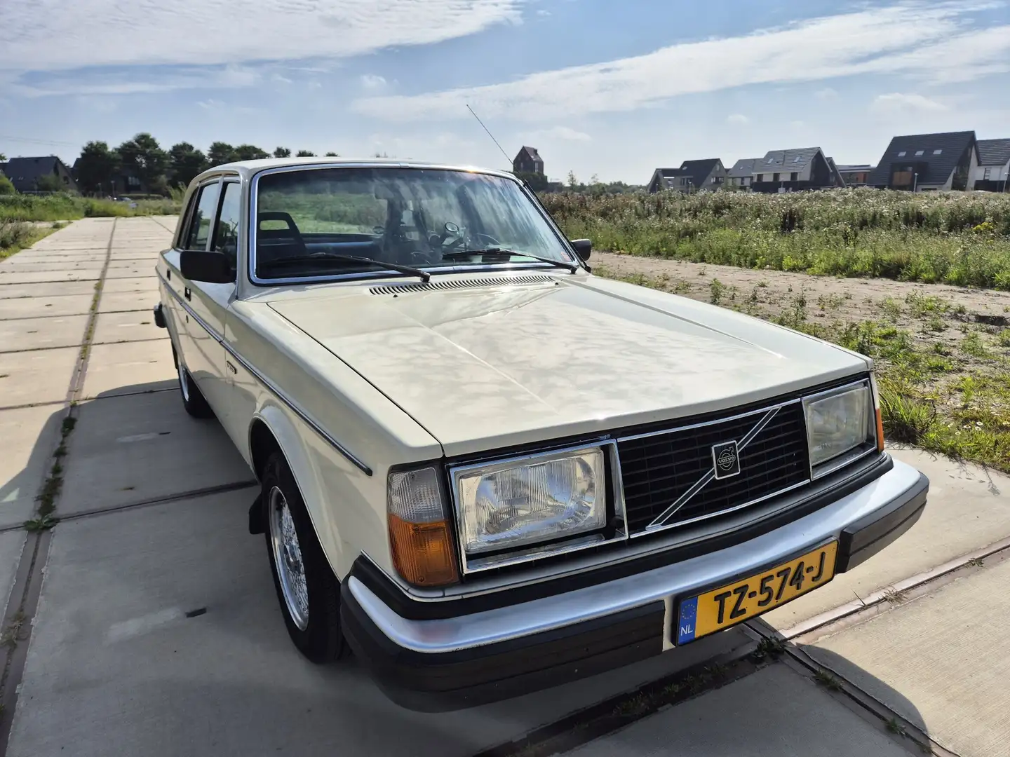 Volvo 244 2.1 GL Білий - 2