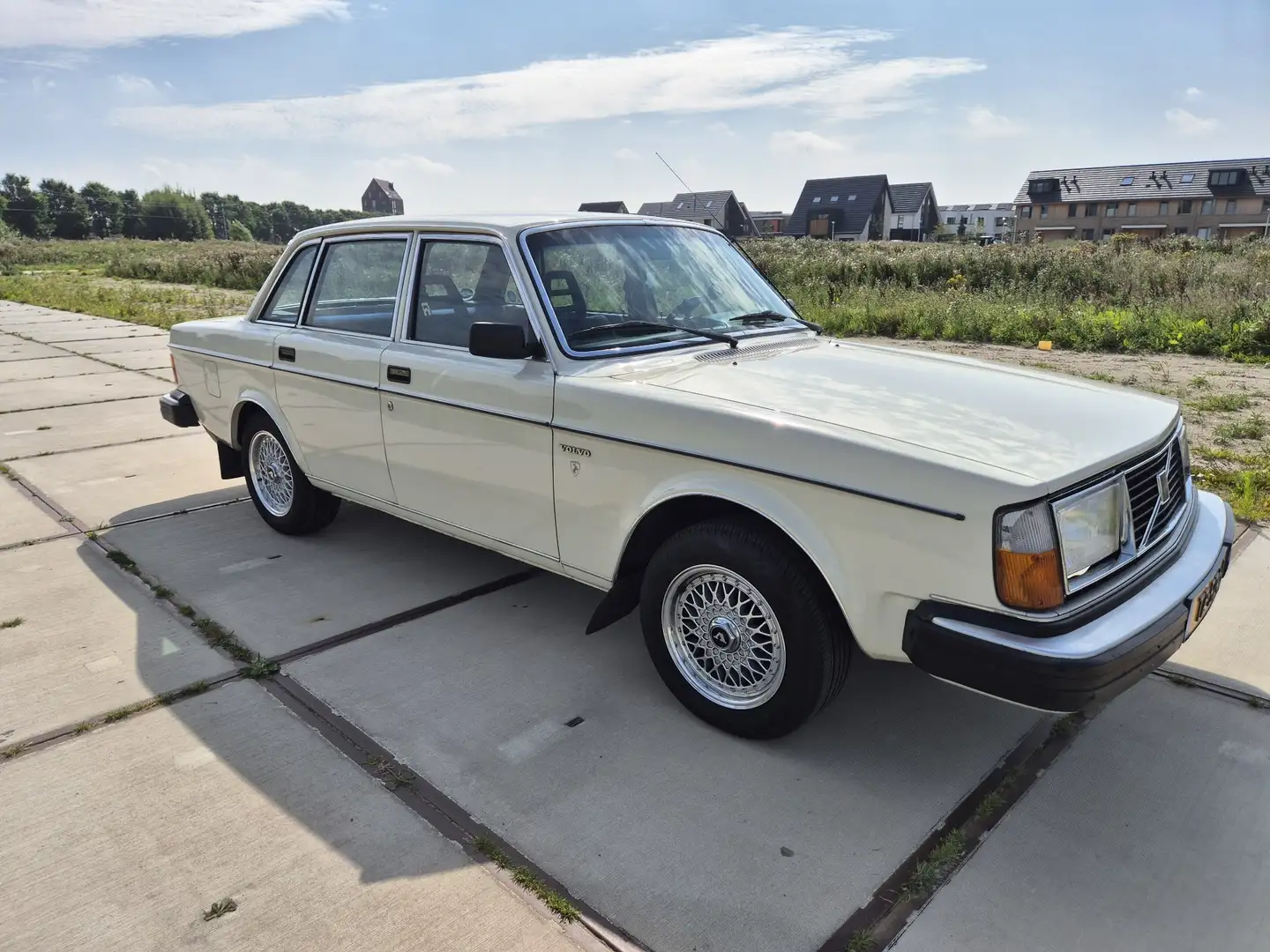 Volvo 244 2.1 GL Білий - 1