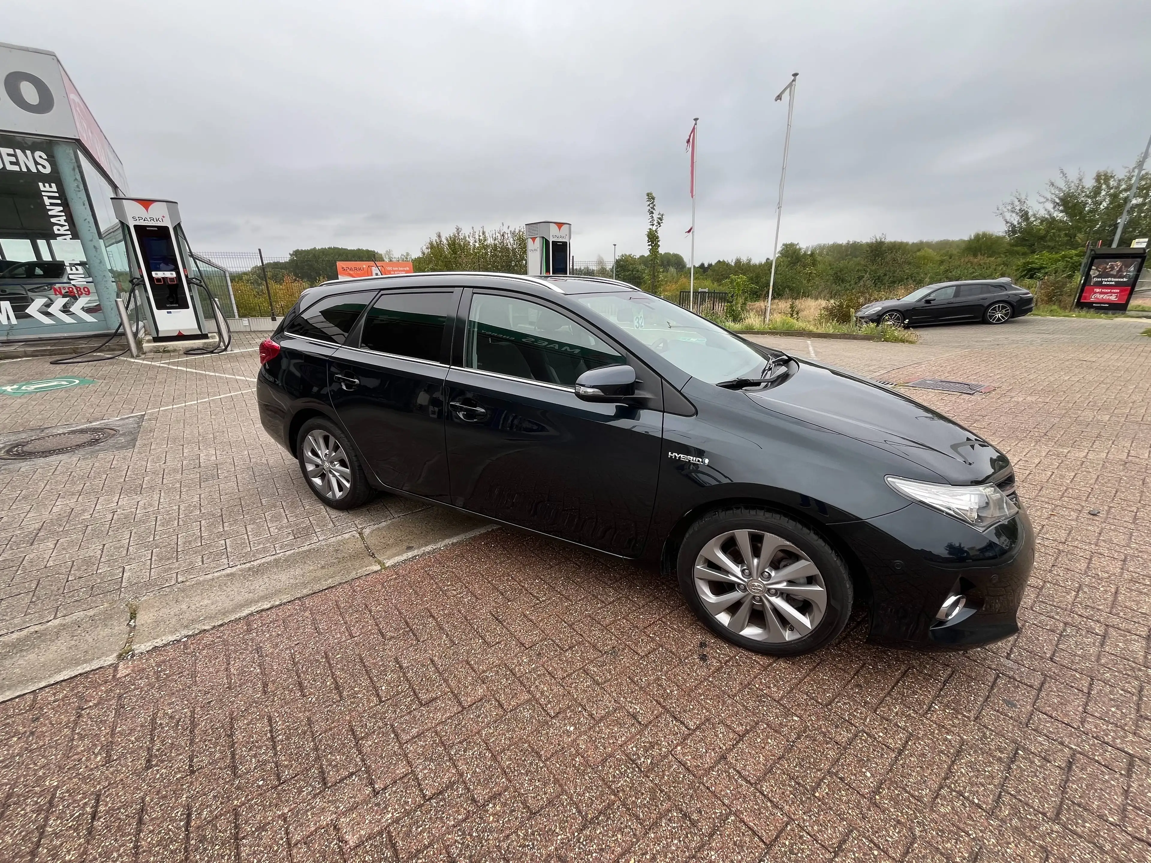 Toyota Auris Auris SW HEV 1.8i HSD Premium CVT — photo 5