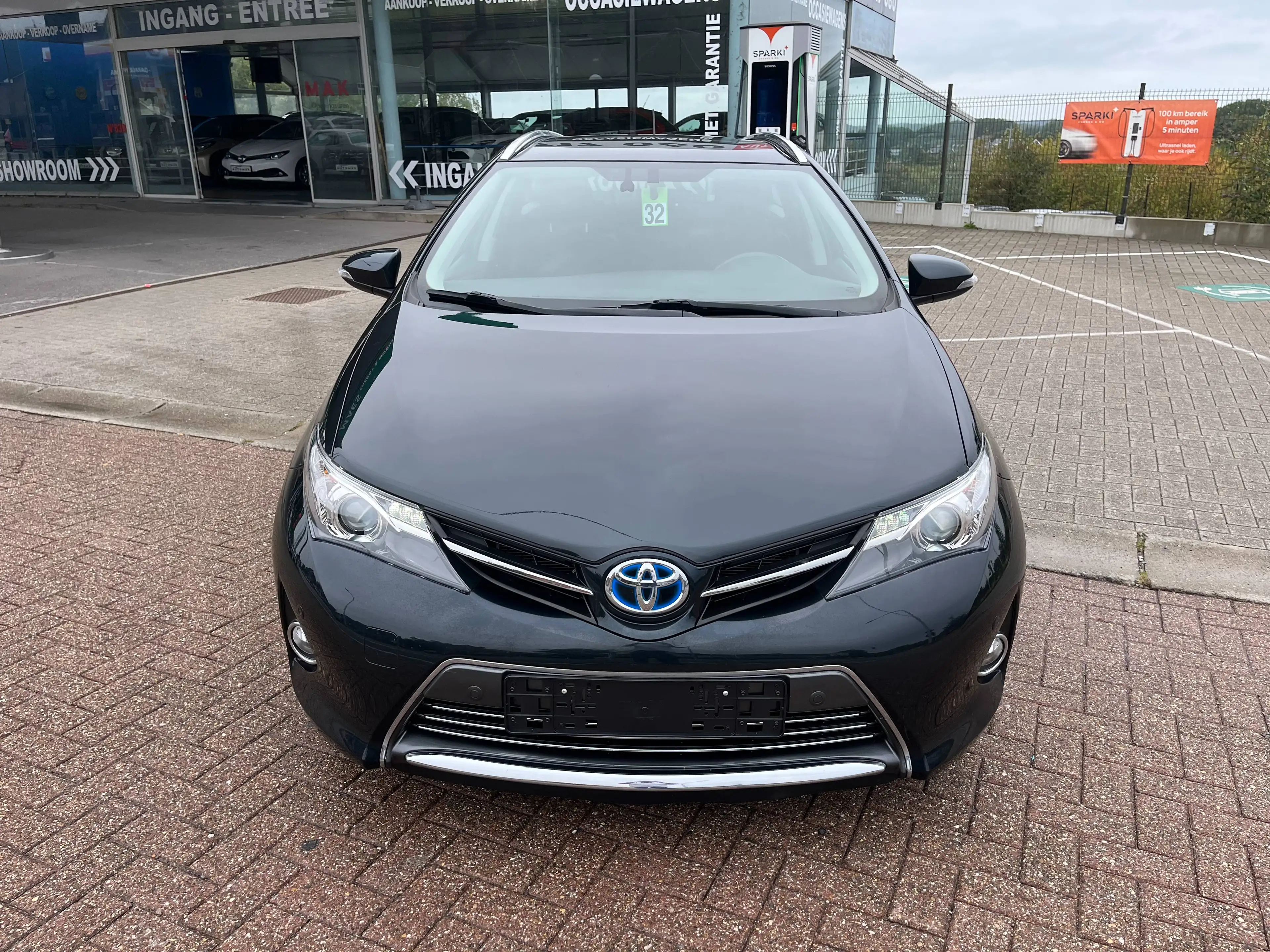 Toyota Auris Auris SW HEV 1.8i HSD Premium CVT — photo 6