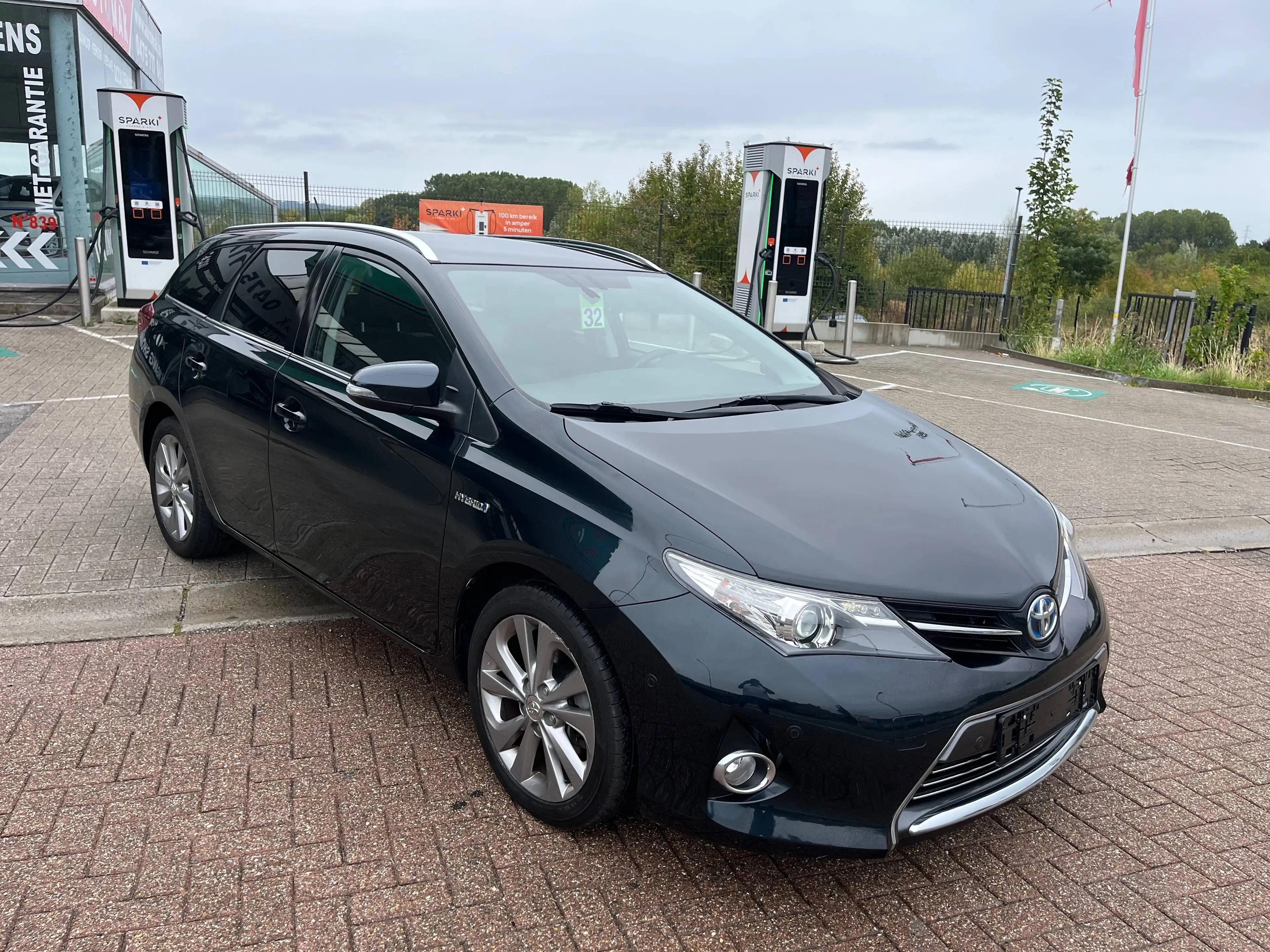 Toyota Auris Auris SW HEV 1.8i HSD Premium CVT — photo 4