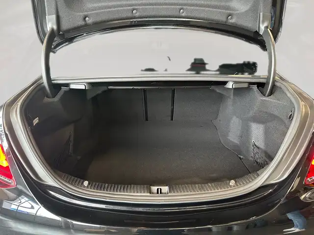 Mercedes-Benz 220 view 22