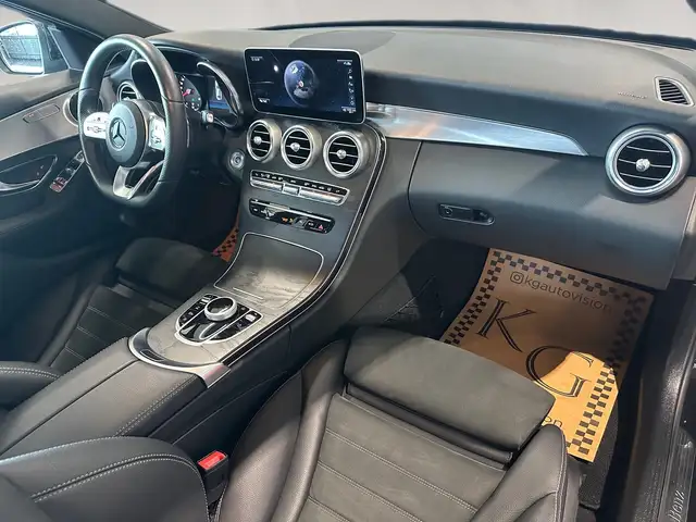 Mercedes-Benz 220 view 16