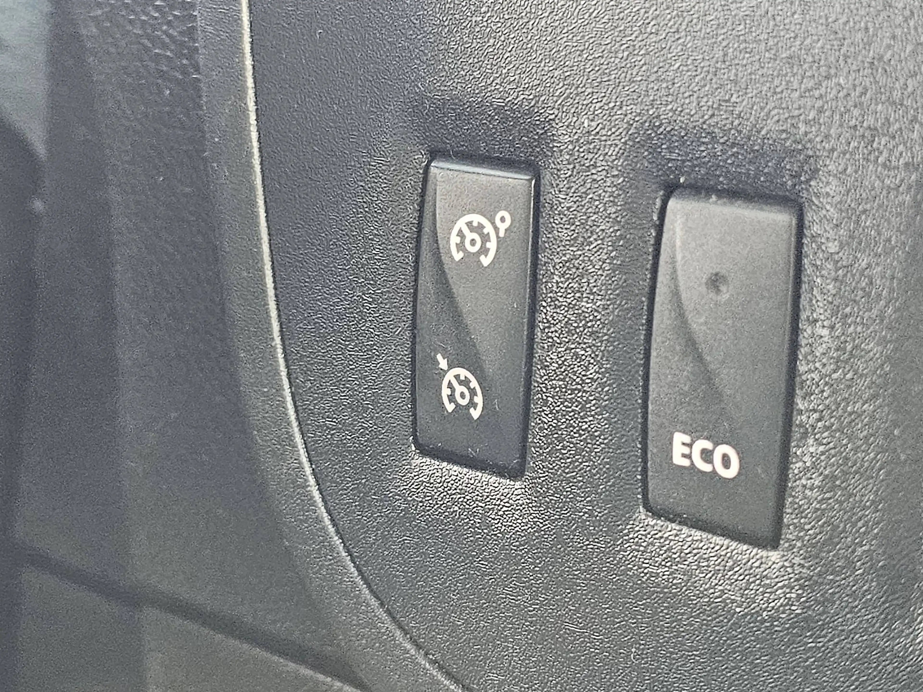 Opel Movano 2.3 — photo 12