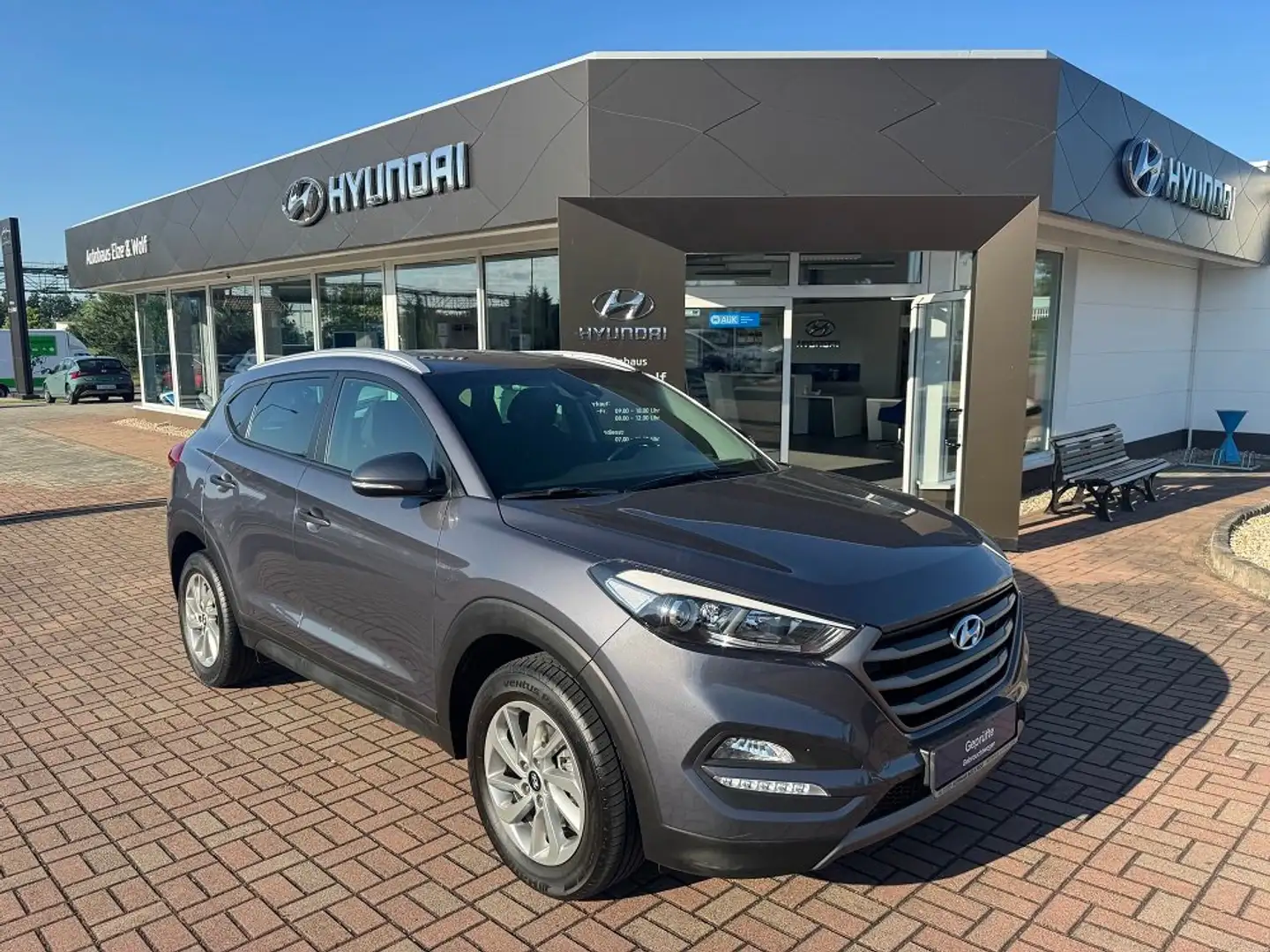 Hyundai TUCSON 1.6 Turbo 4WD Intro Edition Grau - 1