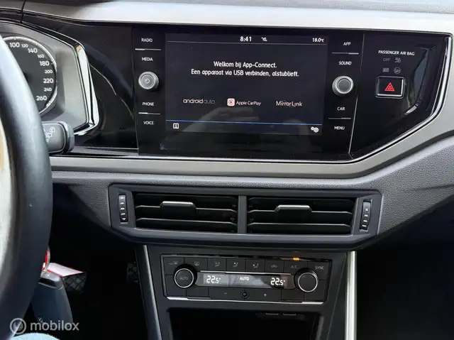 Volkswagen Polo view 16