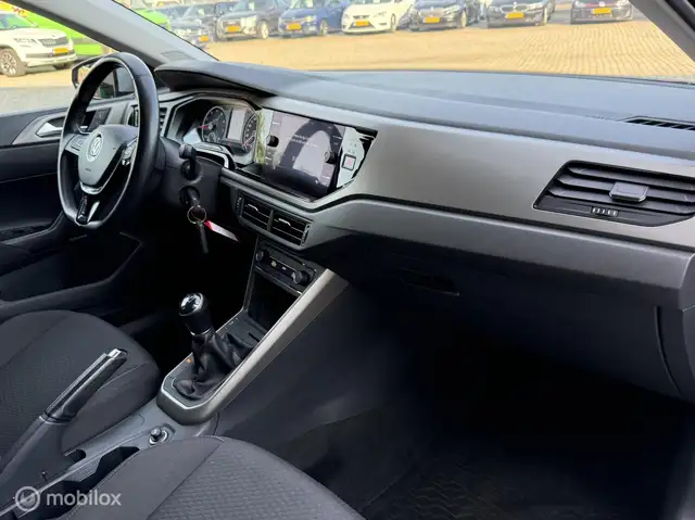 Volkswagen Polo view 13