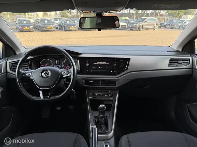 Volkswagen Polo view 2