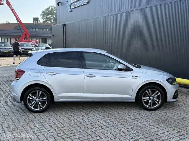 Volkswagen Polo view 9