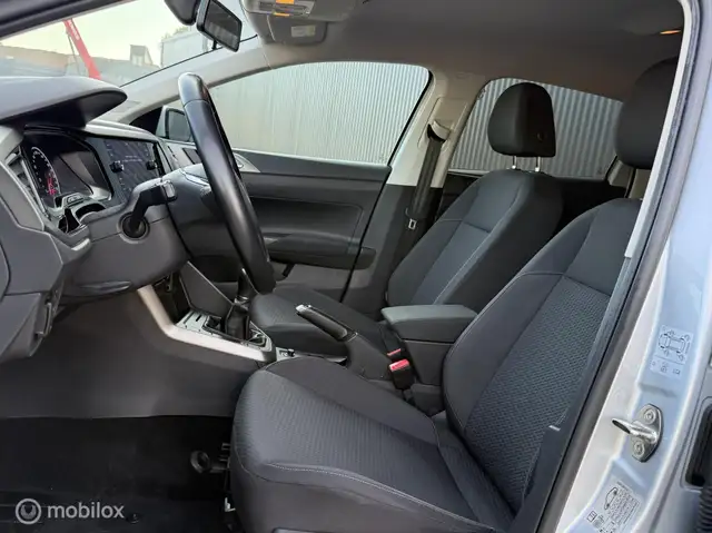 Volkswagen Polo view 4