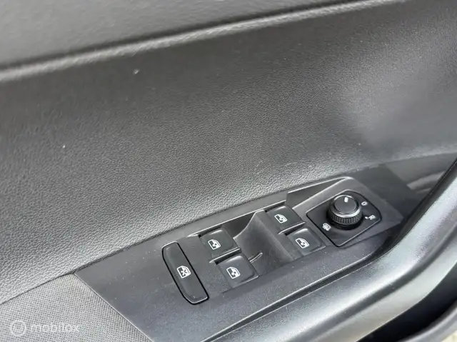 Volkswagen Polo view 21