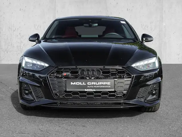 Audi S5 view 3