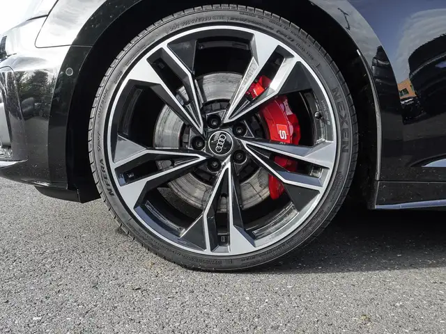Audi S5 view 7