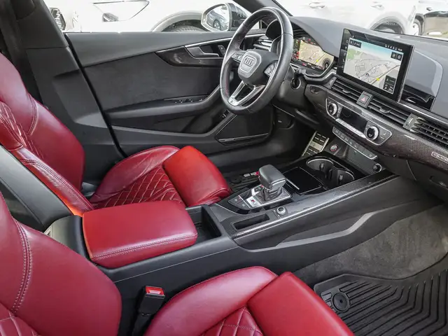 Audi S5 view 9