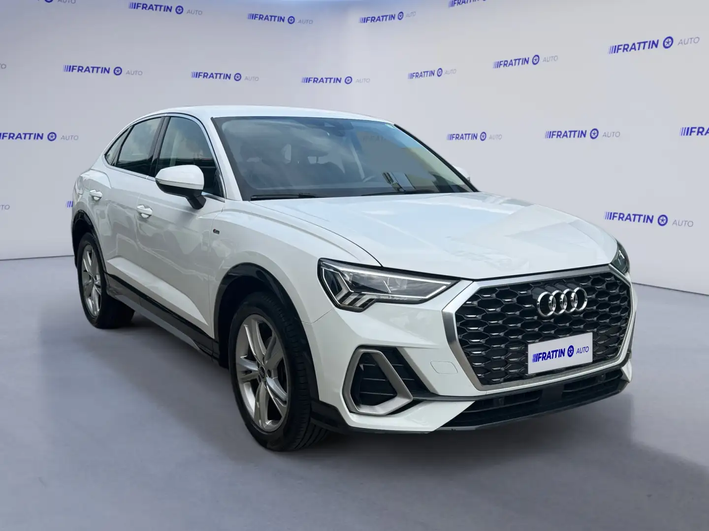 Audi Q3 SPB 35 TFSI S tronic S line edition Blanco - 2