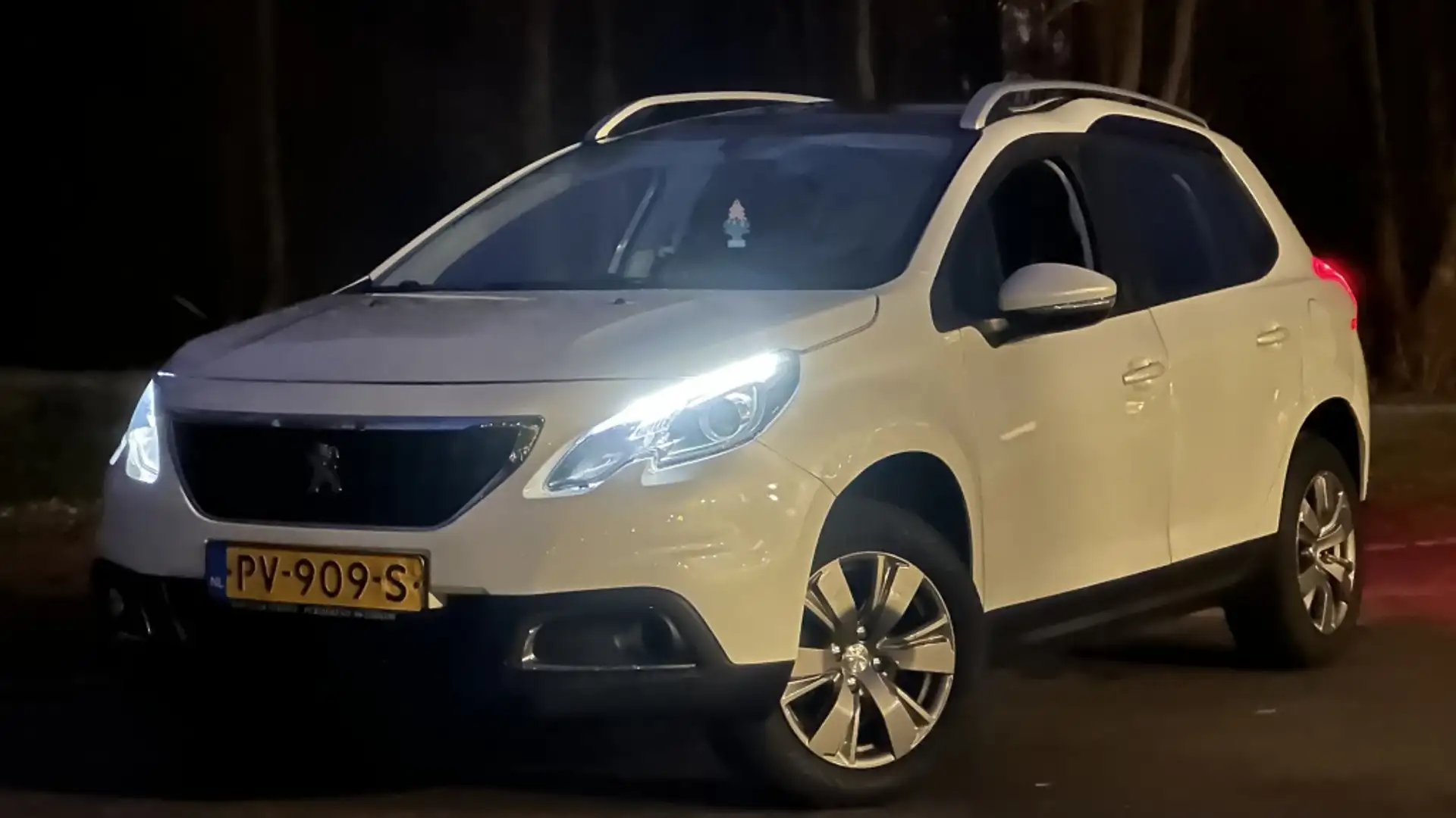 Peugeot 2008 1.2 PureT. Blue Lion Blanc - 1