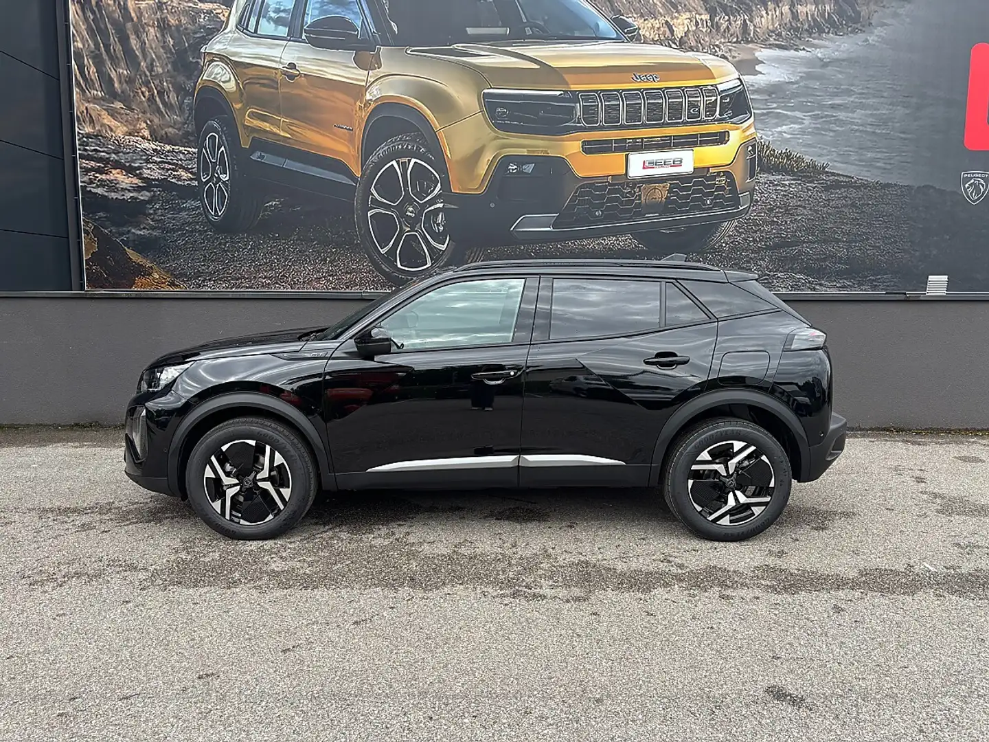 Peugeot 2008 Hybrid 145 e-DCS6 GT inkl. Alcantara-Sitze, Vis... Schwarz - 2