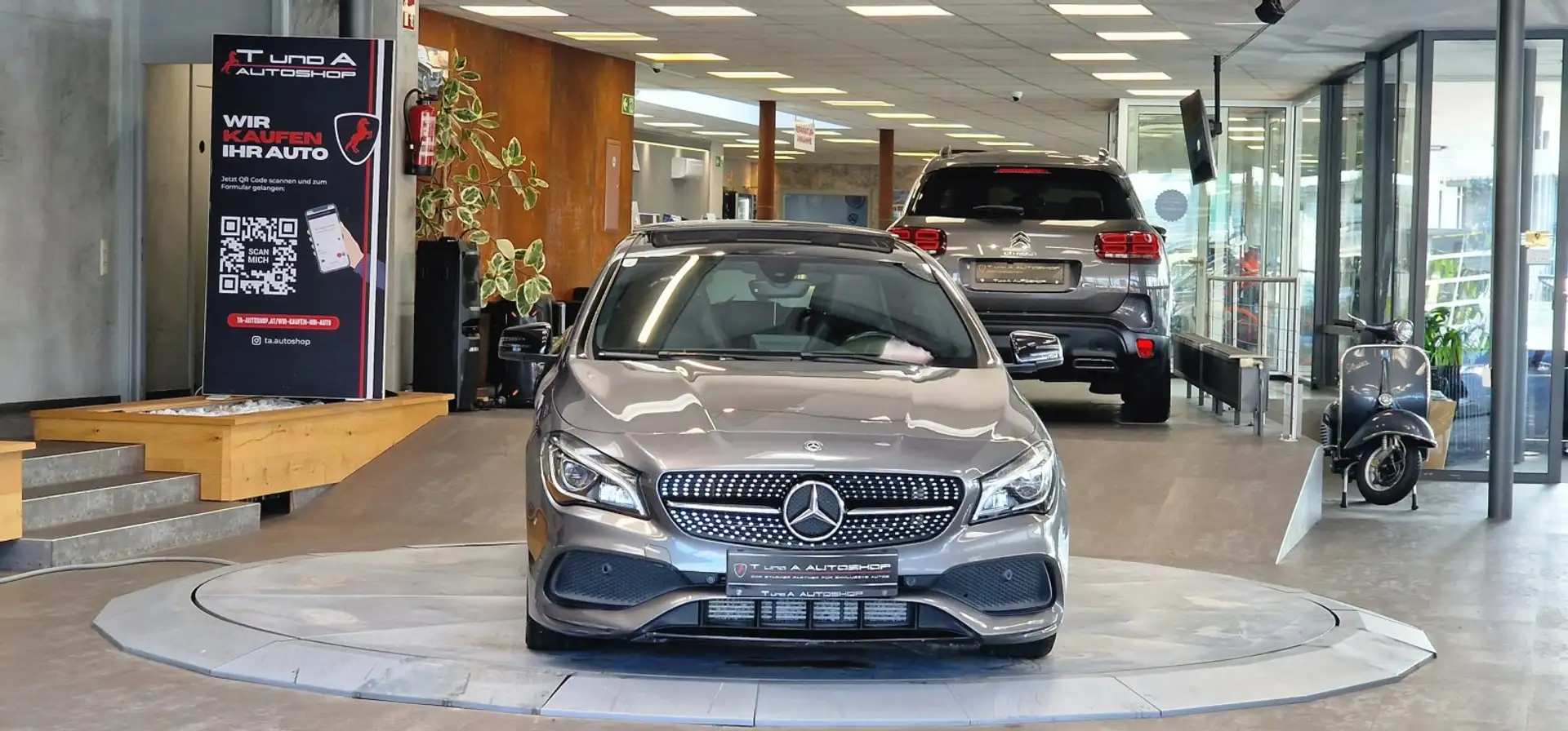 Mercedes-Benz CLA 200 Shooting Brake AMG-Line Aut. *Pano*Night-Paket* Grau - 2