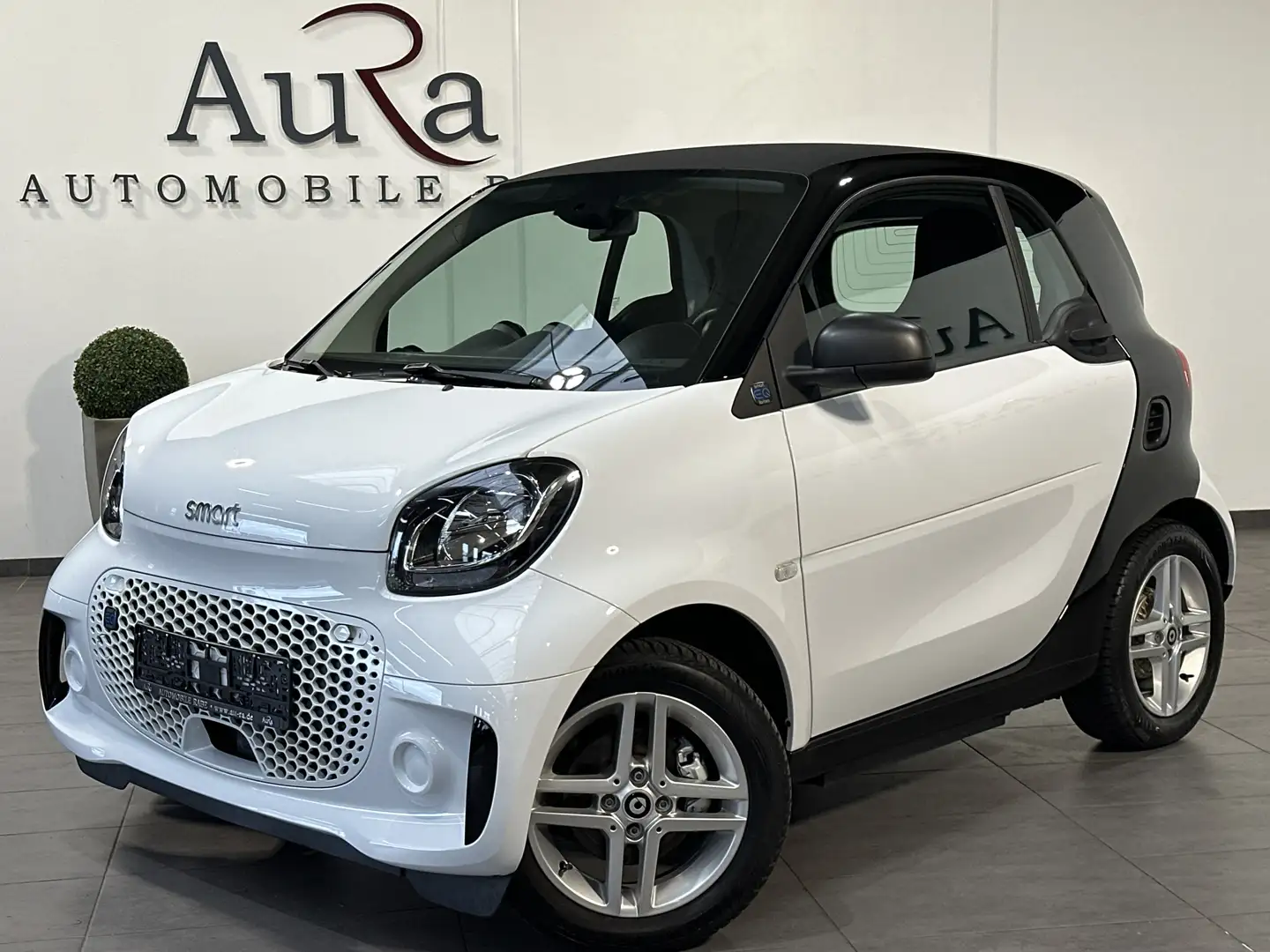 smart forTwo EQ Coupé CARPLAY+TEMPOMAT+DAB-RADIO+1HD Weiß - 1