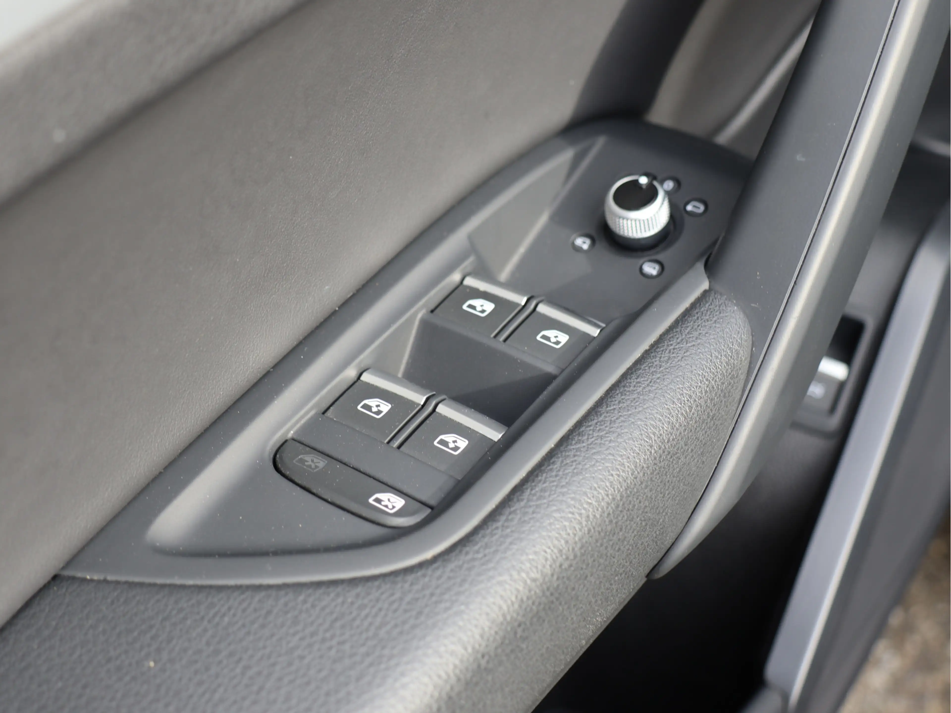 Audi Q5 50 TFSI e quattro S edition 94% SOH | dealer o.h. — photo 11