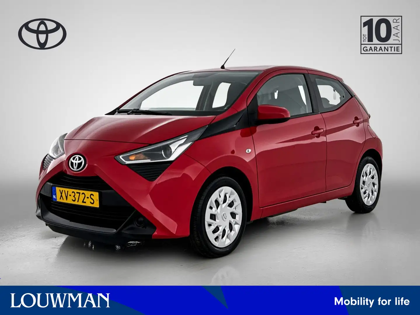 Toyota Aygo 1.0 VVT-i x-play | Airco | Camera | Rood - 1